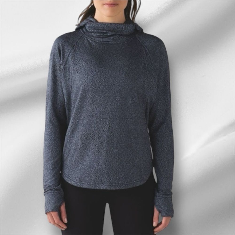 Lululemon Athletica Women’s Puck Up the Pace Long Sleeves Hoodie in the Size 4